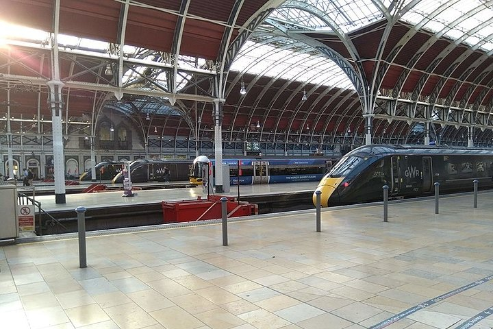 Private transfers between London Stansted Airport - Paddington Train Station - Photo 1 of 25